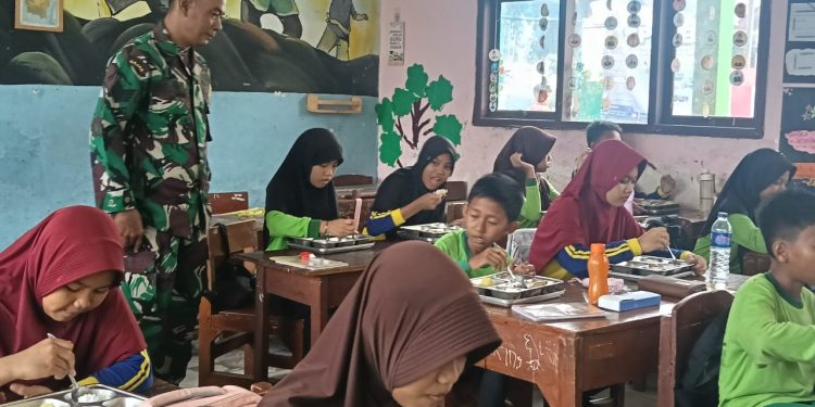 Serma Agus R,  Turun Langsung dalam Aksi Sosial