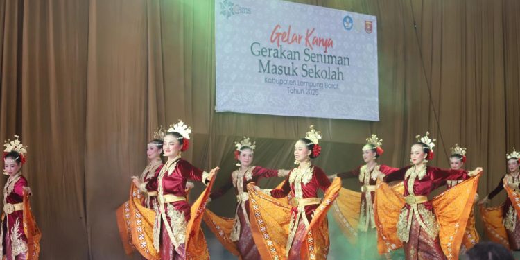 Parosil Mabsus Minta Jebolan Program Beasiswa Seni Budaya Jadi Penggerak Pelestarian Seni Budaya Khas Lambar