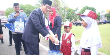 Pakaian Sekolah Gratis Dibagikan, 5 Program Unggulan Bupati dan Wakil Bupati Lampung Utara Dilaunching