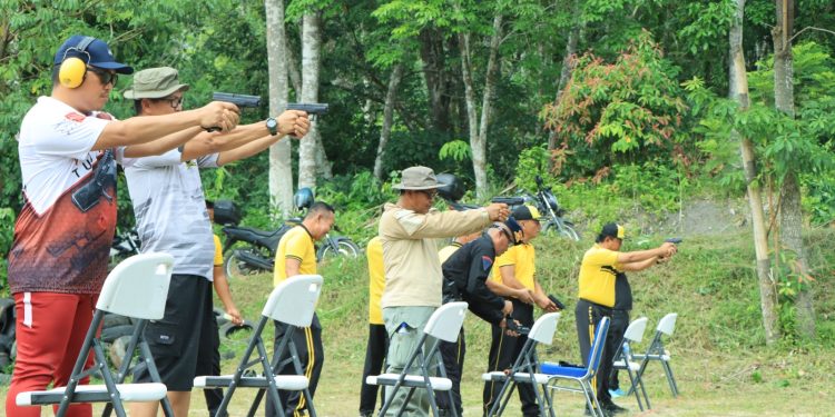 Kapolres Tubaba Gelar Pelatihan Menembak dalam Rangka Lakatpuan Personil di Lapangan Tembak Polres
