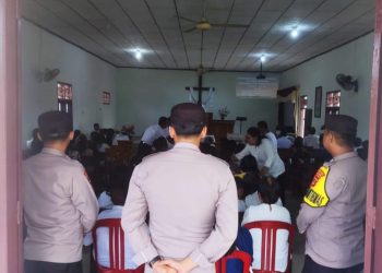 Polsek Tulang Bawang Tengah, Laksanakan Pengamanan Ibadah Gereja Minggu Kasih di Gereja GITJ Tiyuh Tirta Makmur