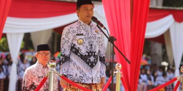 Budaya, Apresiasi, dan Pesan Moral Warnai Hari Guru Nasional 2025 di Lampung Barat