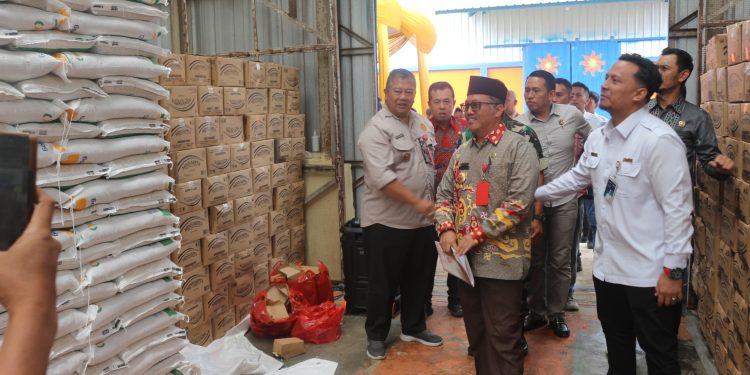 Penyaluran CPP Beras dan Minyak Goreng di Lampung Barat Resmi Dilepas, 29.559 KPM Terima Manfaat