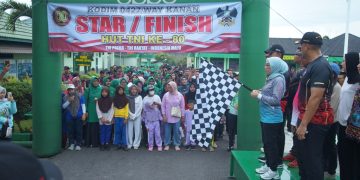 Bupati Ayu Asalasiyah Lepas Jalan Sehat HUT ke 80 TNI