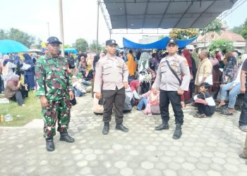 Polsek Bumi Agung Lakukan Pengamanan BLTS Kesra di Kantor Pos 34782 Pisang Baru