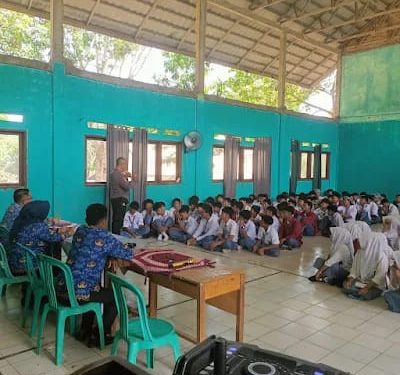 Kapolsek Adakan Police Goes To School di SMAN 2 Rebang Tangkas