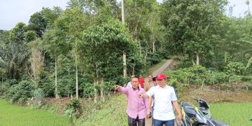 Tinjau Pemandian Air Hangat, Bupati Lambar Berharap dapat Tingkatkan Roda Ekonomi Masyarakat