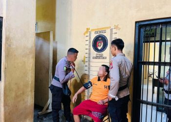Sie Dokkes Polres Tubaba Rutin Periksa Kesehatan Tahanan, Pastikan Tahanan Sehat