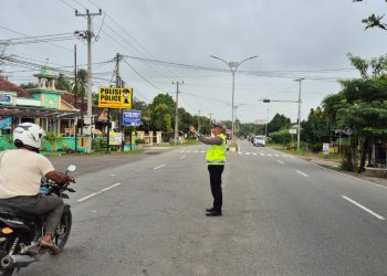 Sat Lantas Polres Tulang Bawang Barat Melaksanakan Pam Rawan Pagi Membantu Kelancaran Masyarakat Yang Akan Beraktivitas