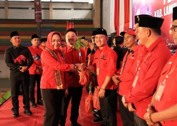Parosil Mabsus Ingatkan Kader PDIP Lampung Barat Turun dan Berbuat Untuk Masyarakat
