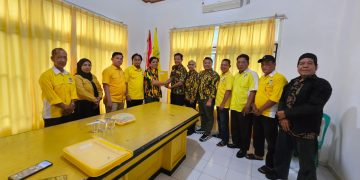 Darlian Pone Kembalikan Formulir Pendaftaran Calon Ketua DPD Partai Golkar Kabupaten Way Kanan