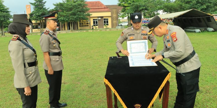 Kapolres Tubaba Pimpin Upacara Serah Terima Jabatan Kasat Lantas
