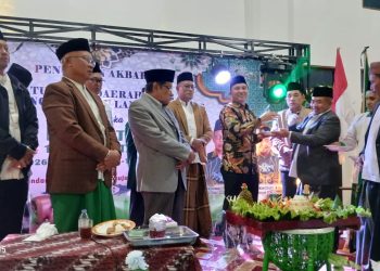 Bupati Parosil Hadiri Pengajian Akbar SILATDA ke II Harlah NU ke 100 di Sekincau