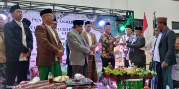 Bupati Parosil Hadiri Pengajian Akbar SILATDA ke II Harlah NU ke 100 di Sekincau