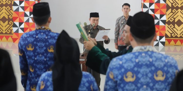 Mad Hasnurin Minta Pegawai yang Dilantik Harus Jawab Tantangan dan Harapan Publik