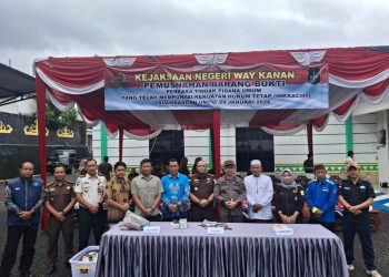 Kejari Waykanan Kanan Lakukan Pemusnahan Barang Bukti