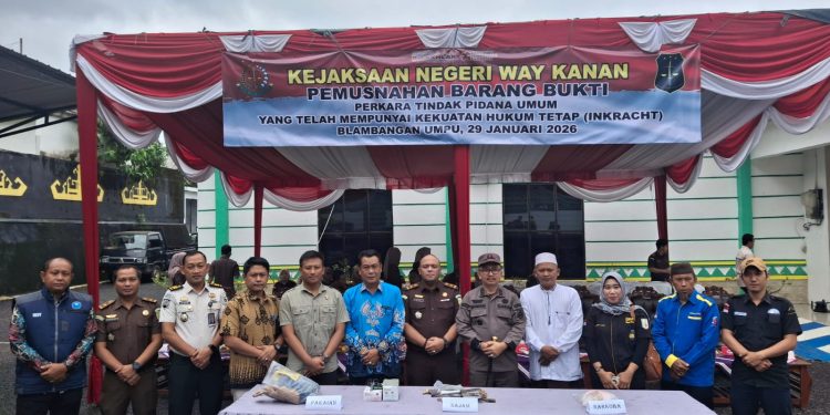 Kejari Waykanan Kanan Lakukan Pemusnahan Barang Bukti