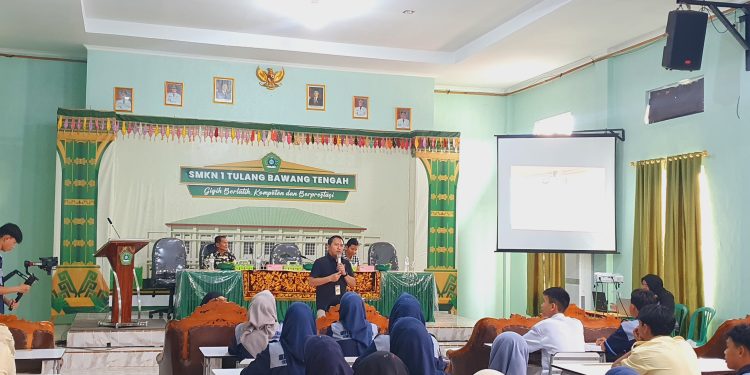 Satresnarkoba Polres Tubaba Dampingi Tim Direktorat Reserse Narkoba Penyuluhan Tentang Bahaya Penyalahgunaan Narkoba