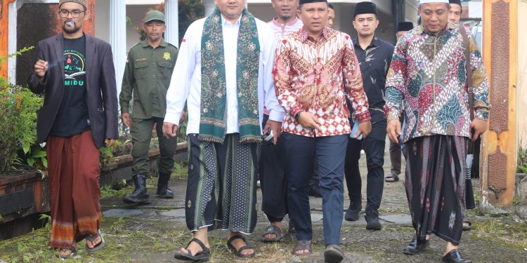 Belajar Mengaji Tak Cukup dari Medsos, Bupati Parosil Tekankan Pentingnya Pembimbing