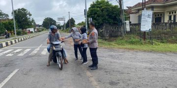 Sat Binmas Polres Tubaba bersama KBPP Polri Gelar Kegiatan Sahabat Binmas “Jumat Berkah Berbagi”