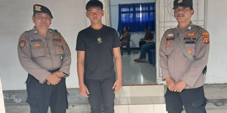 Berikan Rasa Aman saat Ibadah, Personel Polsek Tulang Bawang Tengah Laksanakan Pengamanan Ibadah Gereja