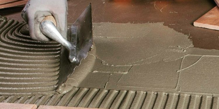 Tips Mengaplikasikan Perekat Keramik agar Hasil Rapi dan Tahan Lama