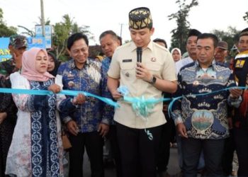Resmikan Jalan di Tanjung Sari dan Tanjung Bintang, Bupati Egi Harap Infrastruktur Jadi Penggerak Ekonomi