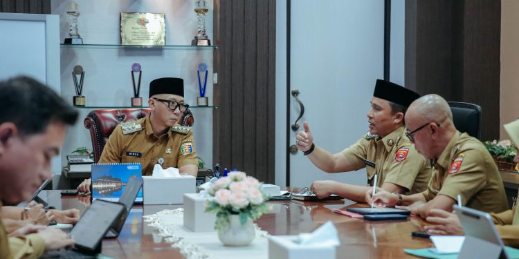 Bahas Isu Strategis: Bupati Parosil Boyong Jajaran Pemkab Lampung Barat Bertemu Gubernur Lampung
