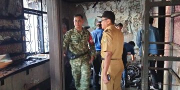 Babinsa Koramil 410-05/TKP,  Siaga Membantu Proses Pemadaman Kebakaran yang Melanda Cafe Suba