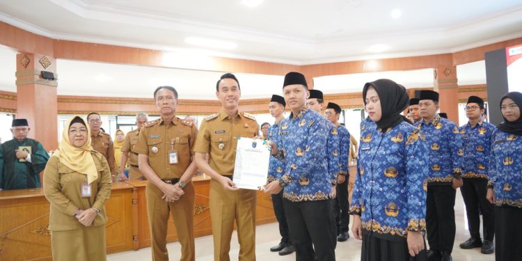“CEO Menyamar” Disebut Bupati OKI, Menantu Kepala BKPSDM Jadi Sorotan – BKPSDM Dikritik Gagal Dorong Perubahan Kinerja ASN