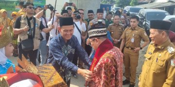 Gegap Gempita! Kunjungan Menteri Dikdasmen di Tulang Bawang Dikawal Ketat Personel Polsek Banjar Agung