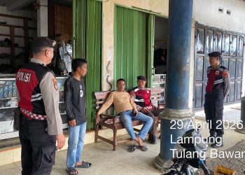 Jaga Kondusivitas Jembatan Cakat Raya, Sat Samapta Polres Tulang Bawang “Sapa” Warga Lewat Patroli Presisi