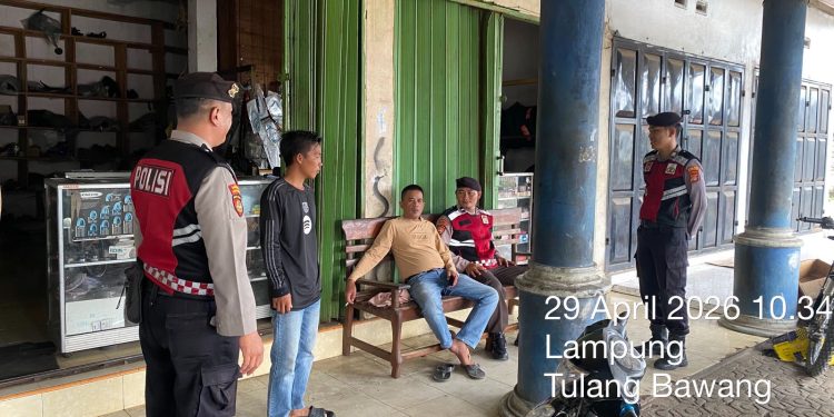 Jaga Kondusivitas Jembatan Cakat Raya, Sat Samapta Polres Tulang Bawang “Sapa” Warga Lewat Patroli Presisi