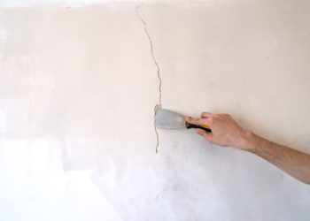 Solusi Dinding Retak pada Rumah Lama dan Baru