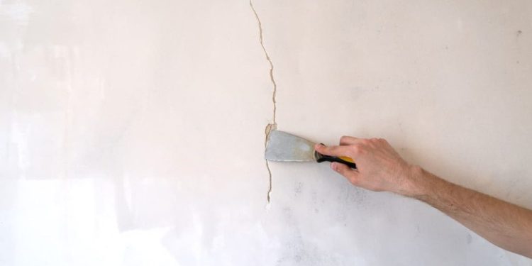 Solusi Dinding Retak pada Rumah Lama dan Baru