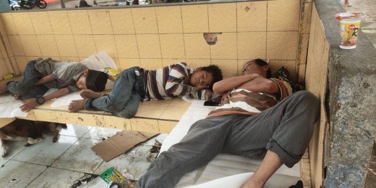 Anak Punk Kembali Ramai di Pasar Shopping Kayuagung, Masyarakat Kecewa – Desak Bongkar Pos dan Telusuri Jual Beli Lahan Pemerintah