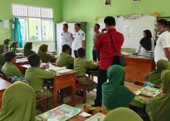 Maraton Kerja Nyata : Wakil Bupati dan Polri Terjang Medan Sulit Demi Kesejahteraan Rakyat Dente Teladas
