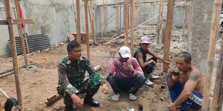 Babinsa Jajaran Koramil 410-05/TKP Menggelar Kegiatan Komunikasi Sosial
