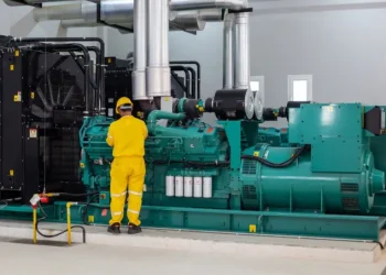 Cara Hitung Pemakaian Solar Genset untuk Efisiensi Operasional Industri